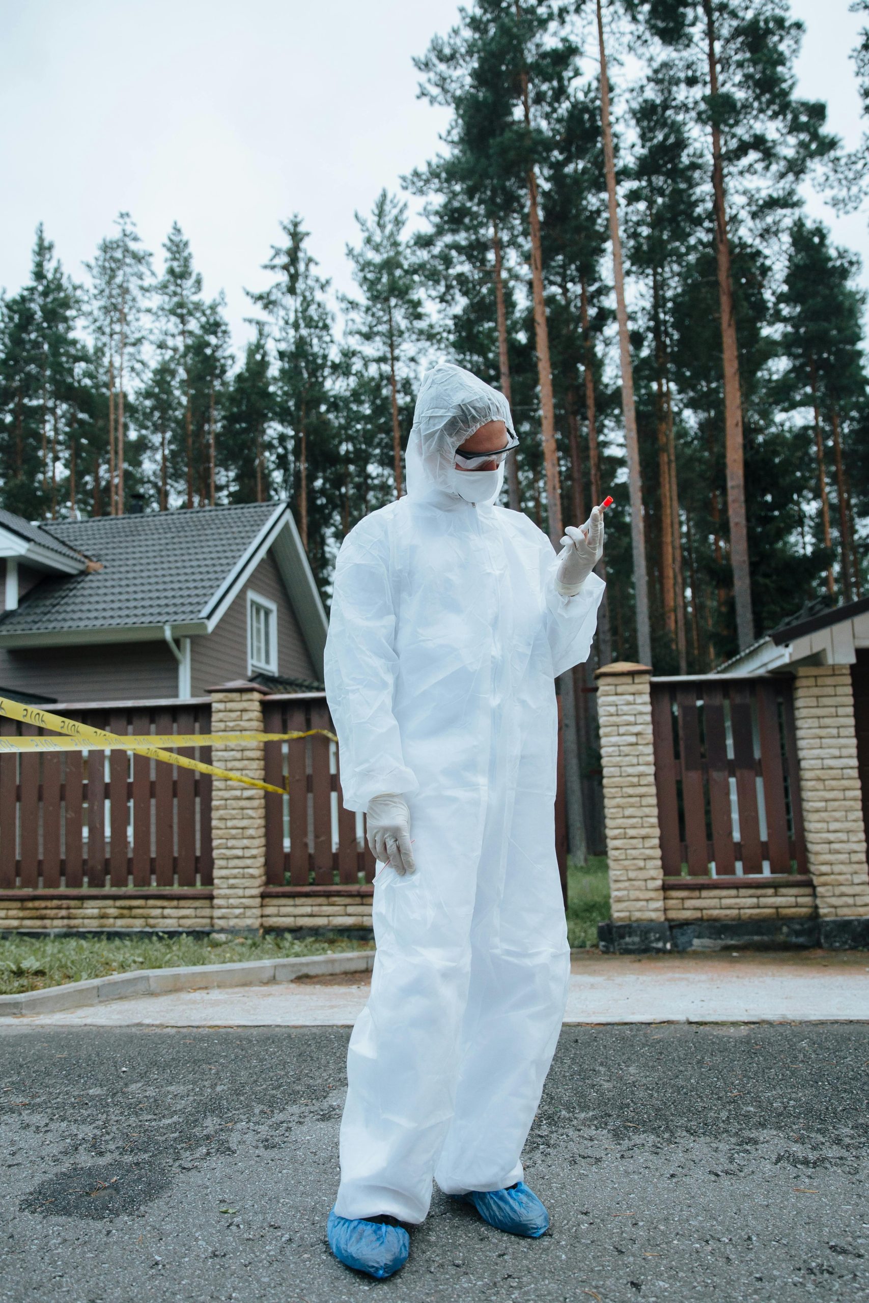 How to become a forensic scientist