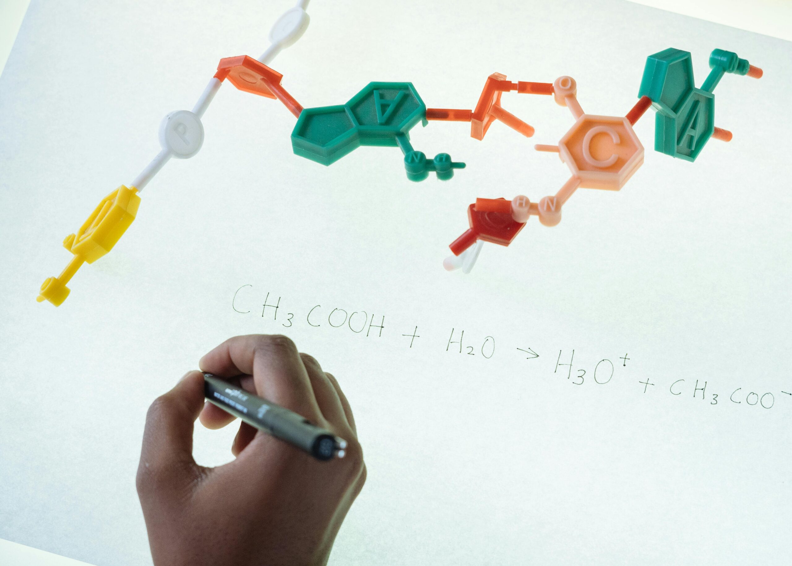 Online organic chemistry course
