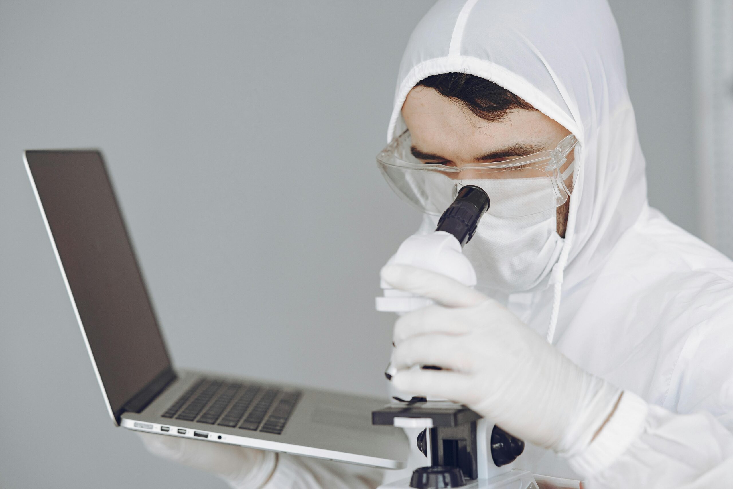Are Online Labs Accepted for MLS Programs? Virtual vs. In-Person Lab Requirements
