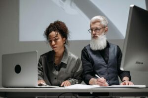 Online vs. In-Person MBA: Prerequisite Differences
